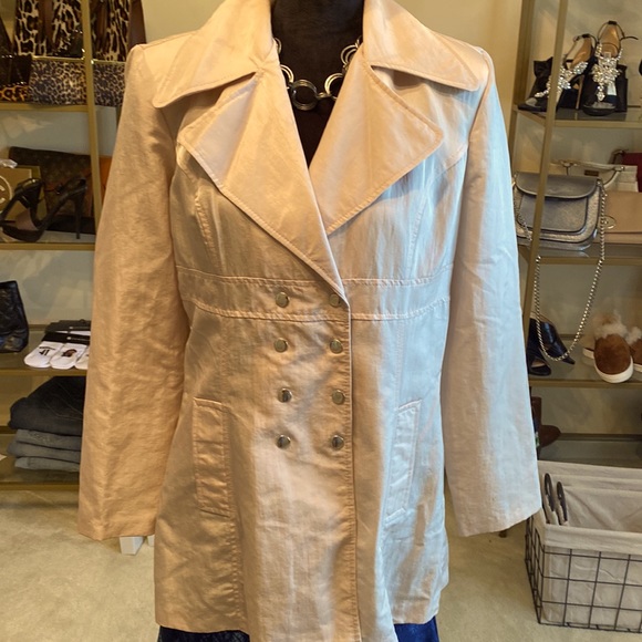 Chic rain jacket - Picture 2 of 4